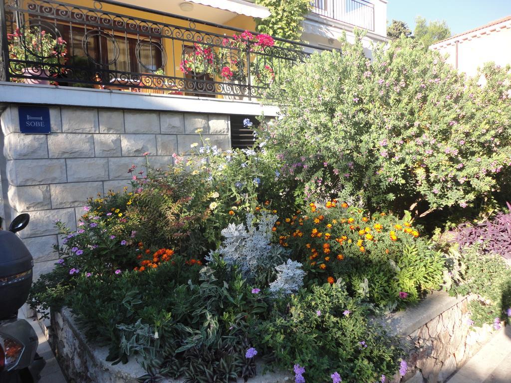 Guesthouse Apartment Bozica Bol Kültér fotó