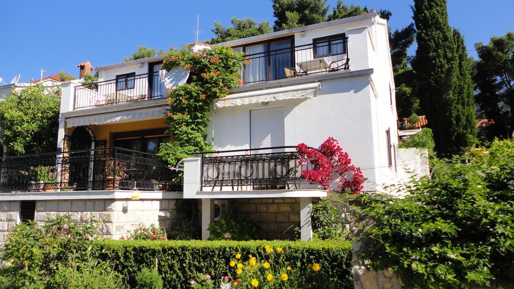 Guesthouse Apartment Bozica Bol Kültér fotó
