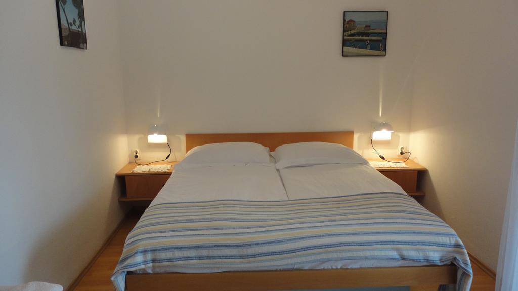 Guesthouse Apartment Bozica Bol Kültér fotó