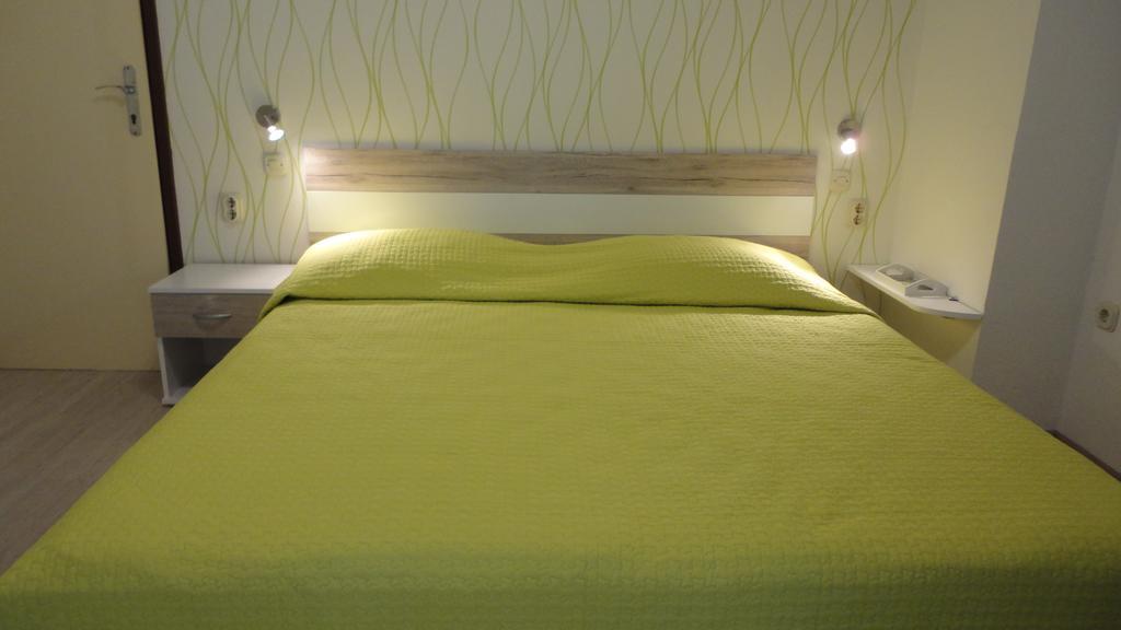 Guesthouse Apartment Bozica Bol Kültér fotó
